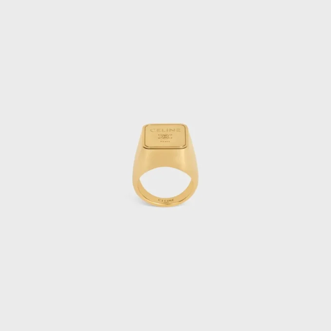 Bague cachet carrée Triomphe en laiton avec finition dorée Bague cachet carrée Triomphe en laiton avec finition dorée