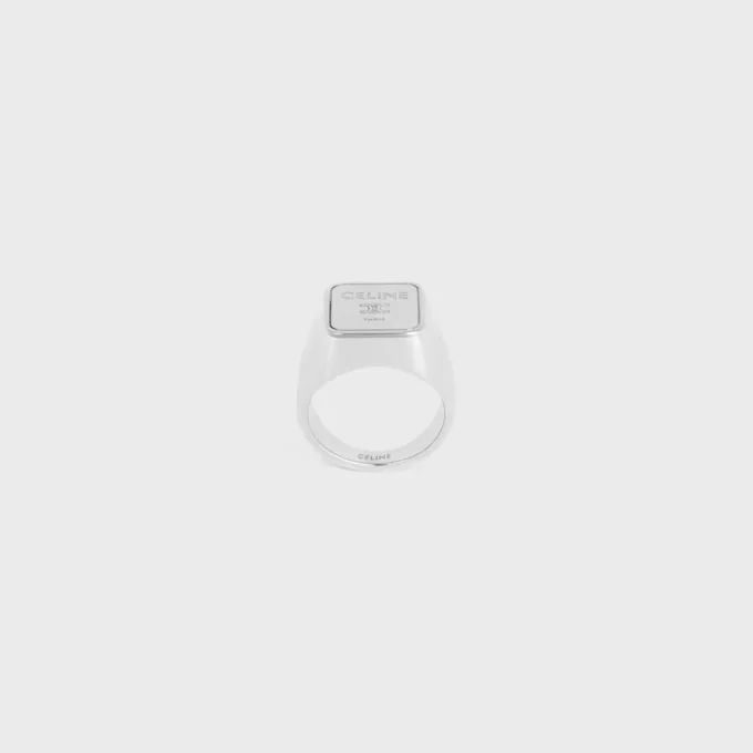 Bague cachet carrée Triomphe en laiton avec finition rhodiée Bague cachet carrée Triomphe en laiton avec finition rhodiée