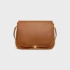 Besace Triomphe souple en cuir d’agneau souple et brillant Besace Triomphe souple en cuir d’agneau souple et brillant