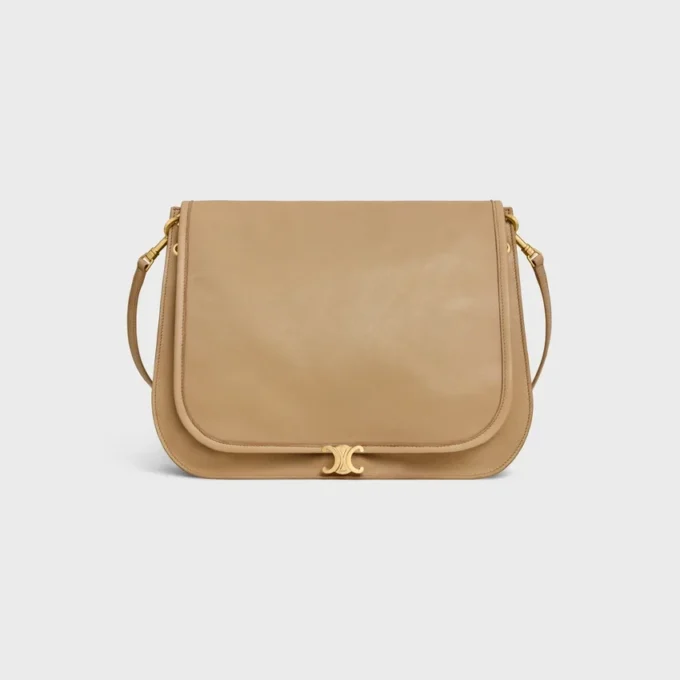 Besace Triomphe souple en cuir d’agneau souple et brillant Besace Triomphe souple en cuir d’agneau souple et brillant