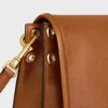 Besace Triomphe souple en cuir d’agneau souple et brillant Besace Triomphe souple en cuir d’agneau souple et brillant