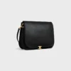 Besace Triomphe souple en cuir d’agneau souple et brillant Besace Triomphe souple en cuir d’agneau souple et brillant