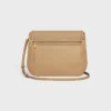 Besace Triomphe souple en cuir d’agneau souple et brillant Besace Triomphe souple en cuir d’agneau souple et brillant