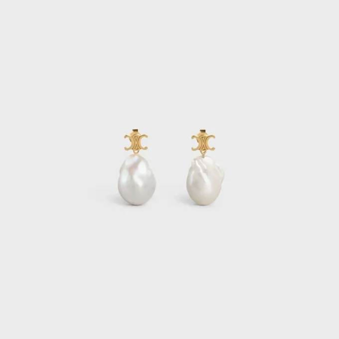 Boucles d’oreilles CELINE Baroque en laiton avec finition dorée et perles de culture Boucles d’oreilles CELINE Baroque en laiton avec finition dorée et perles de culture