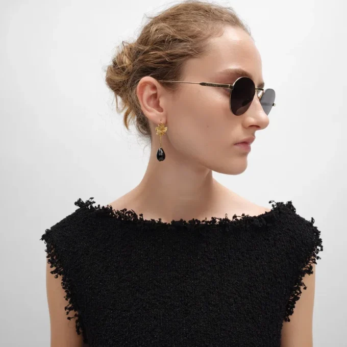 Boucles d&rsquo;oreilles Green Thumb Leaf en onyx et laiton avec finition dorée