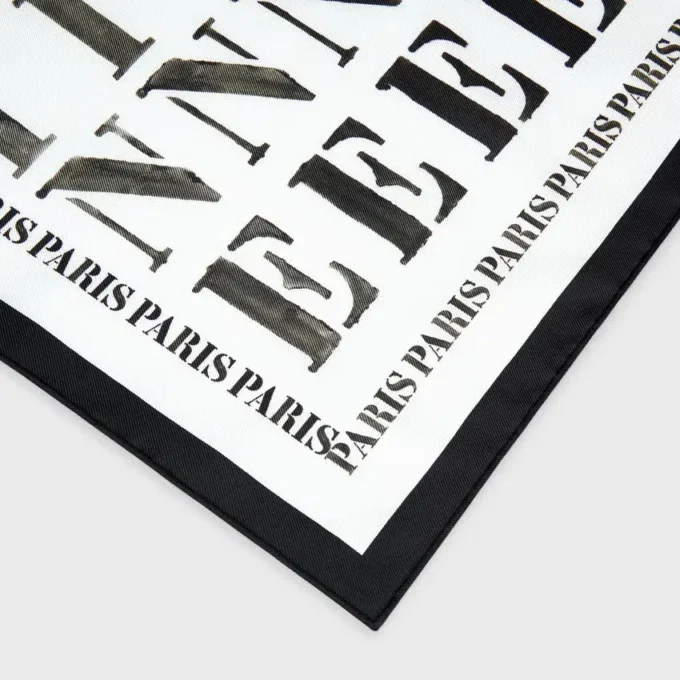 Carré en twill de soie