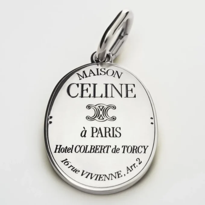 Charms Maison CELINE Médaille en laiton avec finition rhodiée
