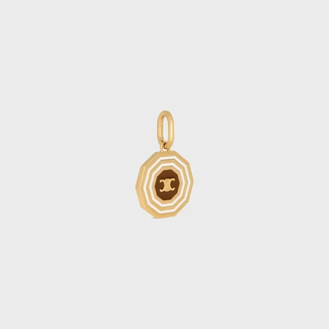 Charms Médaille Decagon Triomphe en émail et laiton avec finition dorée Charms Médaille Decagon Triomphe en émail et laiton avec finition dorée
