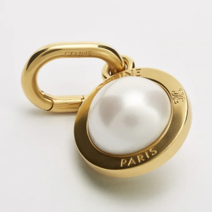 Charms Perle en résine et laiton avec finition dorée