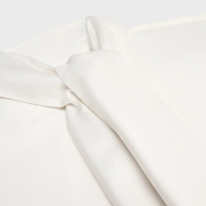 Chemise courte à col lavallière en twill de soie Chemise courte à col lavallière en twill de soie