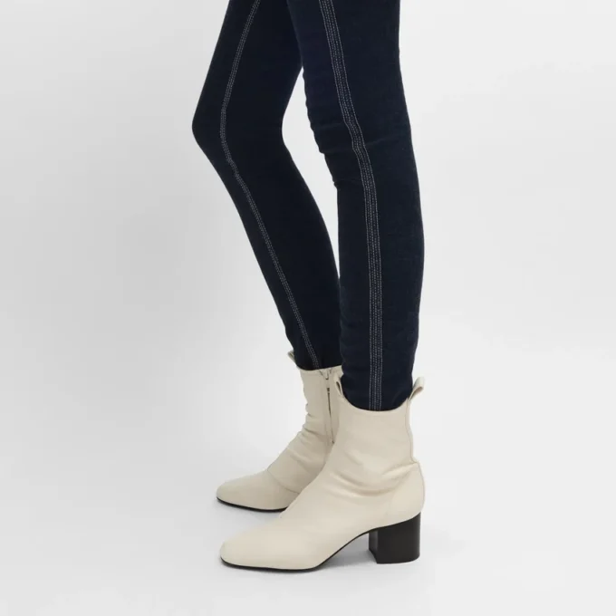Cheri – Bottines zippées en cuir d’agneau extensible Cheri – Bottines zippées en cuir d’agneau extensible