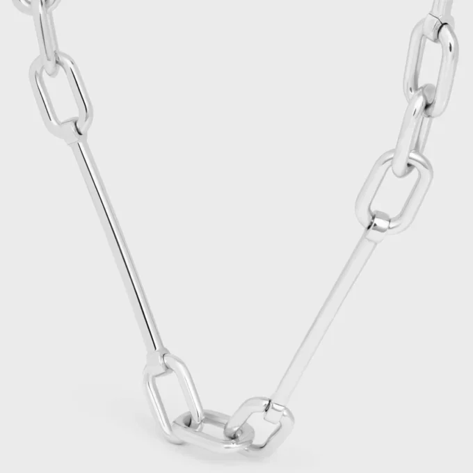 Collier à breloques en laiton avec finition rhodiée