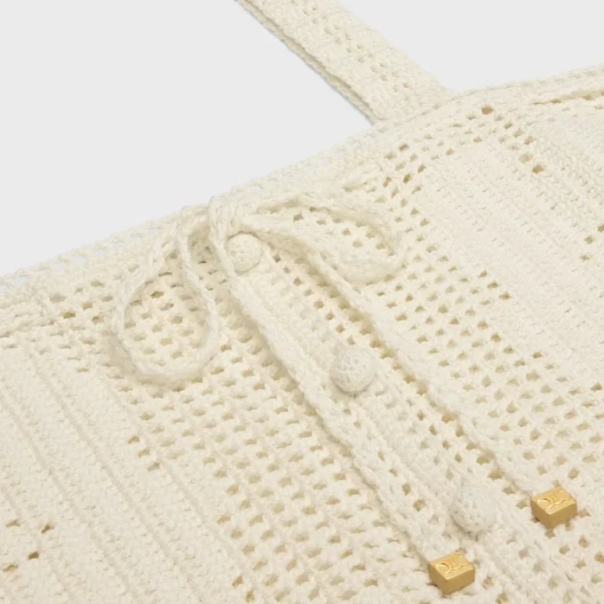 Crop top en coton crocheté à motifs floraux Crop top en coton crocheté à motifs floraux