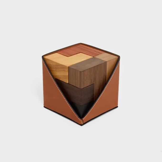 Cube Puzzle en bois et étui en cuir de veau naturel Cube Puzzle en bois et étui en cuir de veau naturel