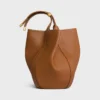 Grand sac seau en cuir de veau souple et lisse