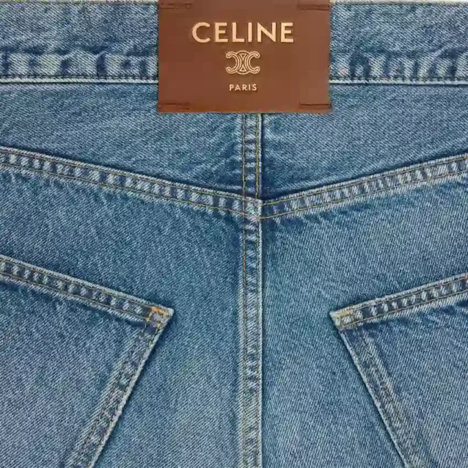 Jean boyfriend brodé 001 en denim de coton Jean boyfriend brodé 001 en denim de coton