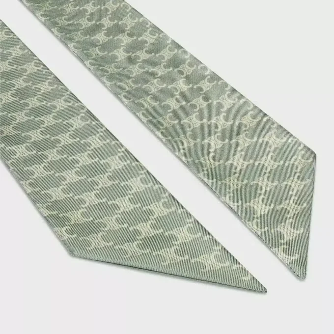 Lavallière en mini-twill de soie Triomphe