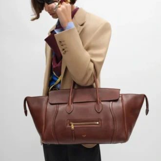 Luggage en cuir d&rsquo;agneau souple et brillant