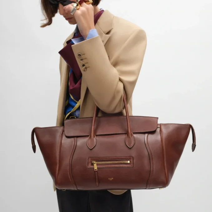 Luggage en cuir d&rsquo;agneau souple et brillant