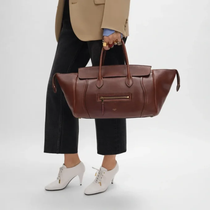 Luggage en cuir d&rsquo;agneau souple et brillant