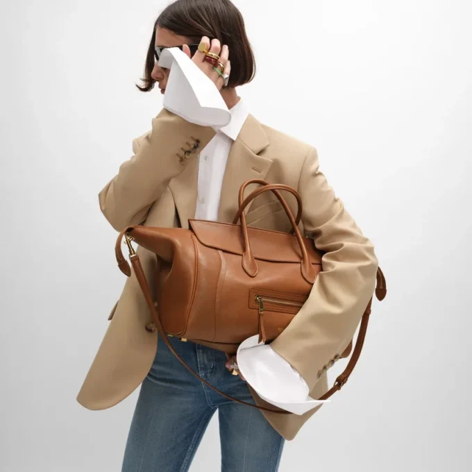 Luggage en cuir d&rsquo;agneau souple et brillant