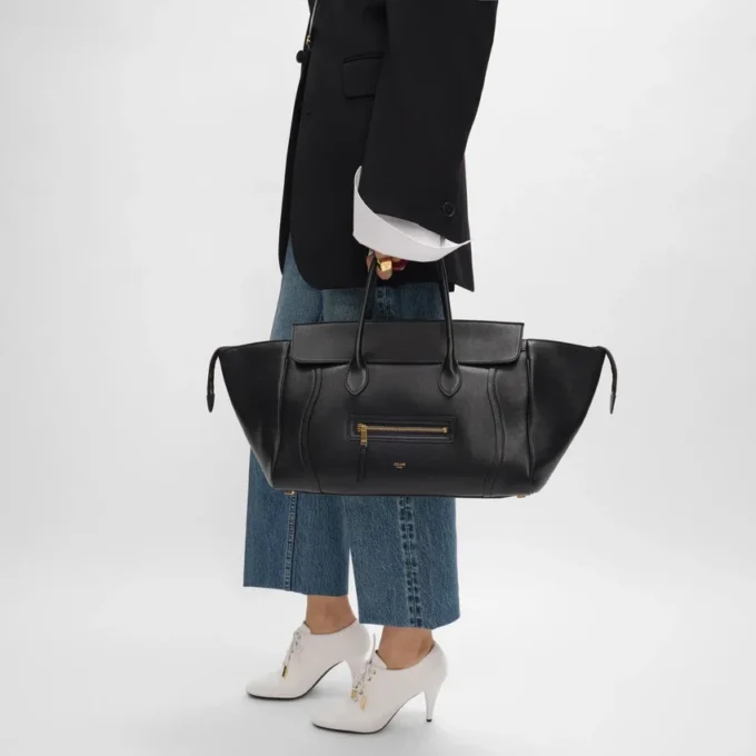 Luggage en cuir d&rsquo;agneau souple et brillant