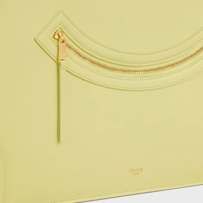Luggage plat en cuir de veau brillant