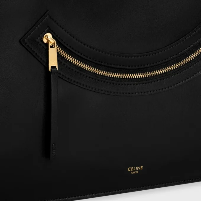 Luggage plat en cuir de veau brillant