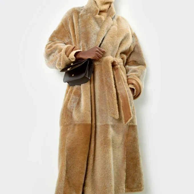 Manteau enveloppant en agneau