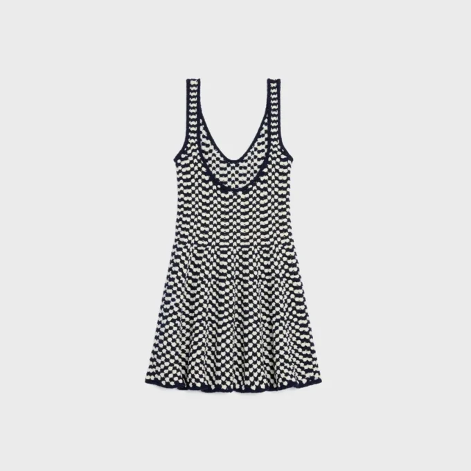 Mini-robe patineuse en coton crocheté Mini-robe patineuse en coton crocheté