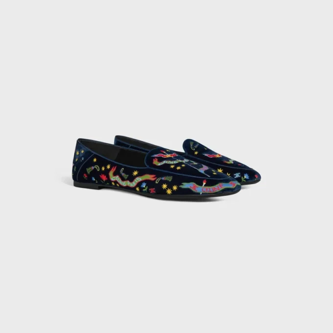 Mocassins Aura en velours brodé style universitaire Mocassins Aura en velours brodé style universitaire