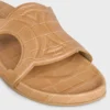 Mules Triomphe en cuir de veau estampé crocodile