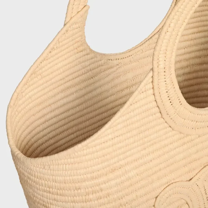 Panier tressé en raphia