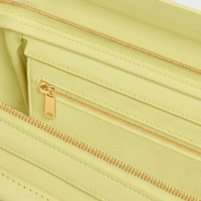 Petit Luggage en cuir d’agneau souple et brillant Petit Luggage en cuir d’agneau souple et brillant