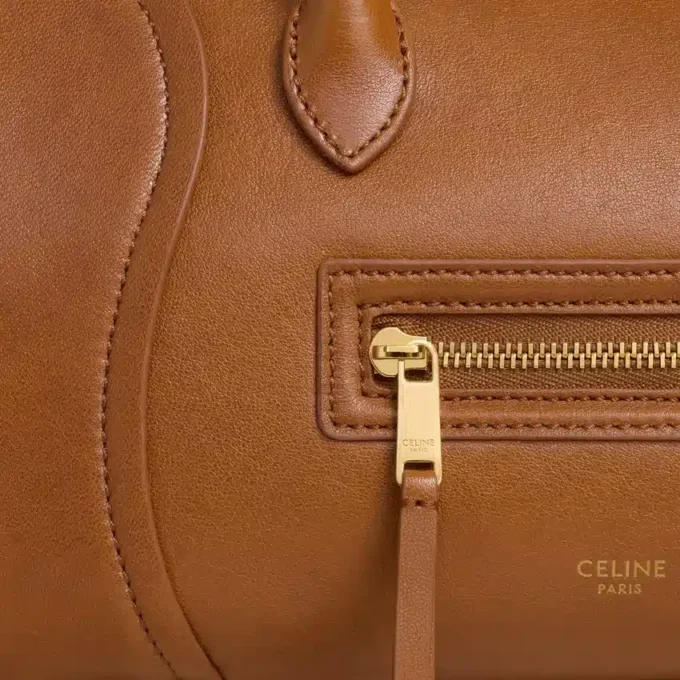 Petit Luggage en cuir d&rsquo;agneau souple et brillant