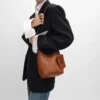 Petit sac hobo en cuir de veau souple et lisse