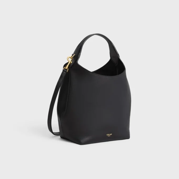 Petit sac hobo en cuir de veau souple et lisse