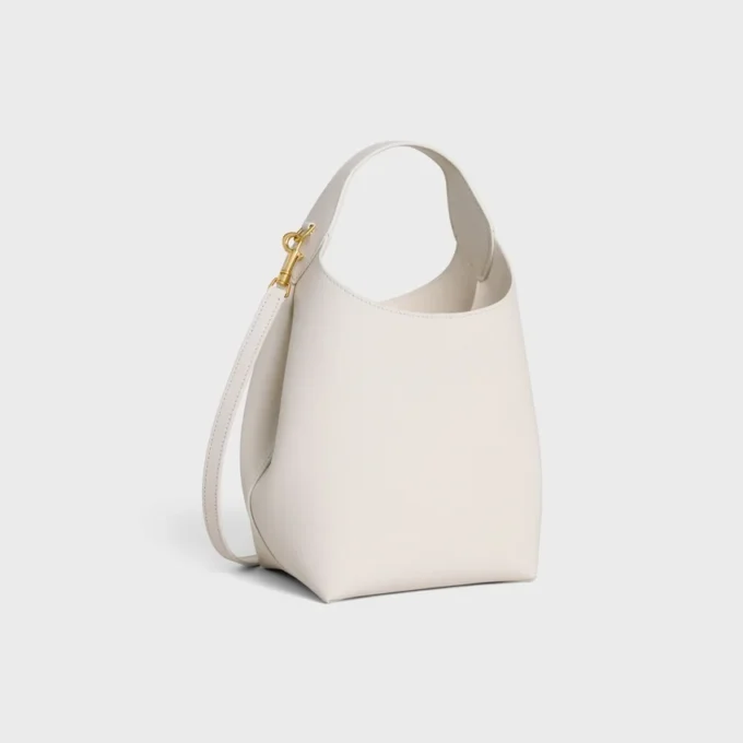 Petit sac hobo en cuir de veau souple et lisse