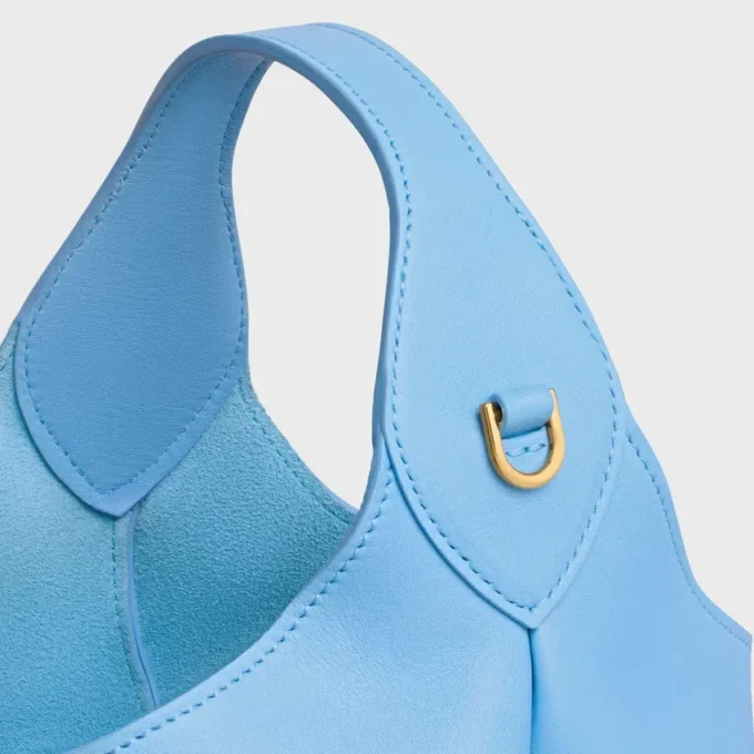 Petit sac hobo en cuir de veau souple et lisse