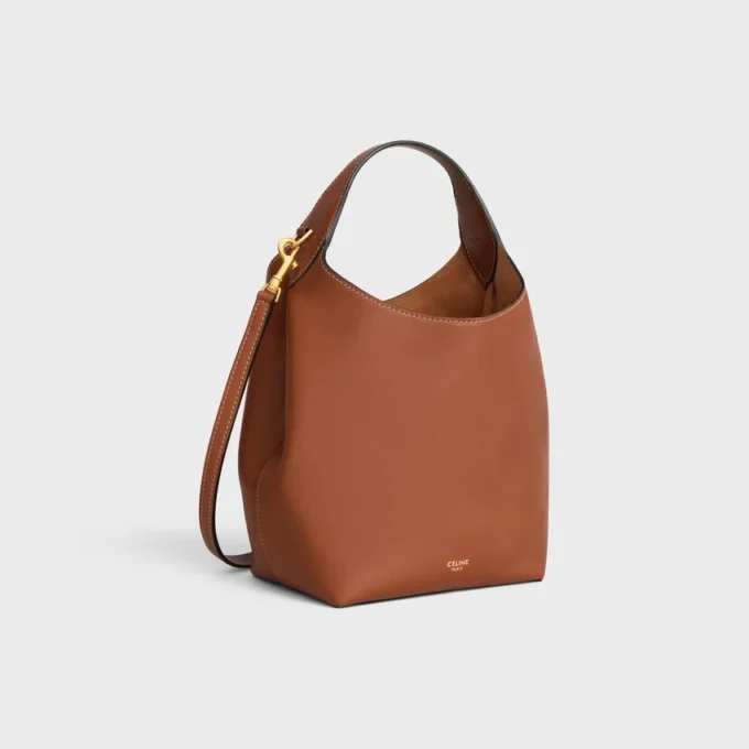 Petit sac hobo en cuir de veau souple et lisse