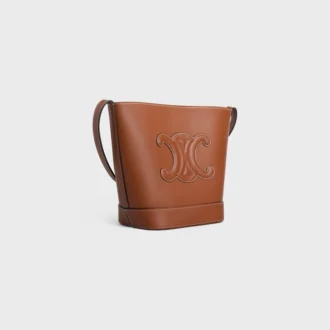 Petit sac seau Cuir Triomphe en cuir de veau lisse