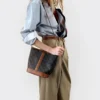 Petit sac seau en Triomphe Canvas et cuir de veau