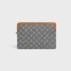 Petite pochette à bandoulière en Cuir Triomphe avec motif Jacquard Triomphe sur toute la surface