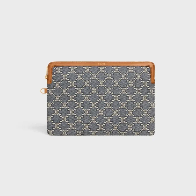 Petite pochette à bandoulière en Cuir Triomphe avec motif Jacquard Triomphe sur toute la surface