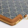 Petite pochette à bandoulière en Cuir Triomphe avec motif Jacquard Triomphe sur toute la surface