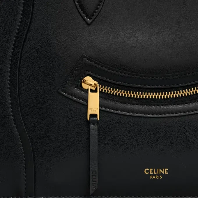 Pochette moyenne en cuir de veau brillant Pochette moyenne en cuir de veau brillant