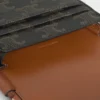 Pochette pour téléphone avec rabat en Triomphe Canvas et cuir de veau Pochette pour téléphone avec rabat en Triomphe Canvas et cuir de veau