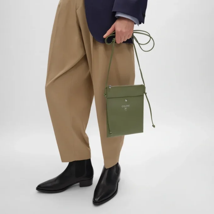Pochette Sharp Take Away en cuir d&rsquo;agneau lisse