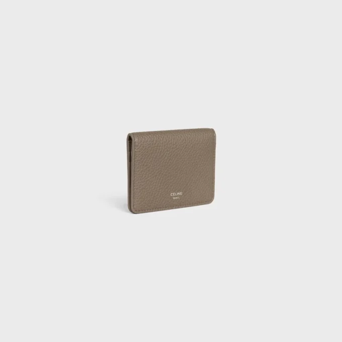 Porte-cartes à deux volets en cuir de veau grainé Porte-cartes à deux volets en cuir de veau grainé