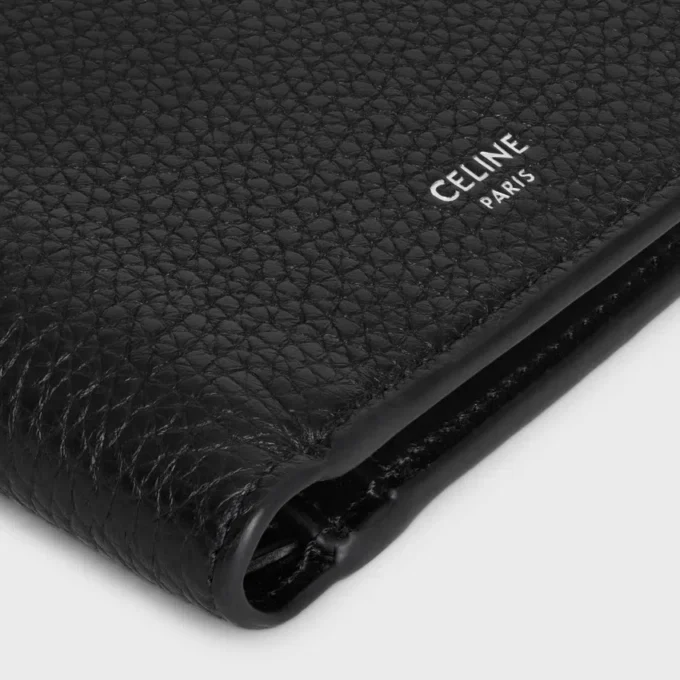 Porte-cartes à deux volets en cuir de veau grainé Porte-cartes à deux volets en cuir de veau grainé